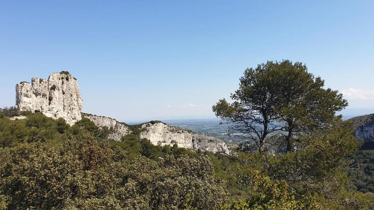 Le Clos Des Vergers Tarascon 0*,